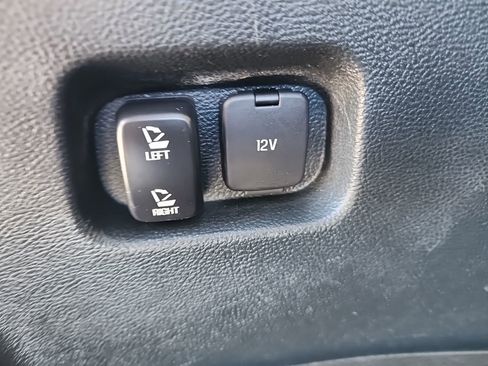 Used 2019 Ford Edge Titanium w/ Equipment Group 301A AWD/4WD image 30