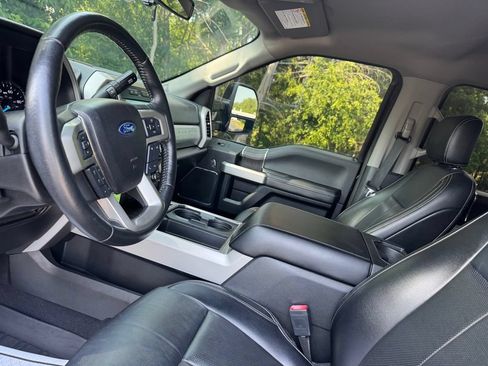 Used 2021 Ford F250 Lariat w/ FX4 Off-Road Package AWD/4WD image 23