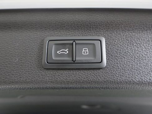 Used 2023 Audi Q3 2.0T Premium w/ Convenience Package image 17