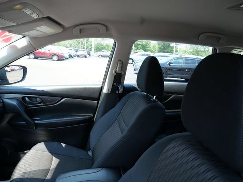 Used 2019 Nissan Rogue S AWD/4WD image 11