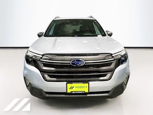 Used 2026 Subaru Forester Premium AWD/4WD image 2