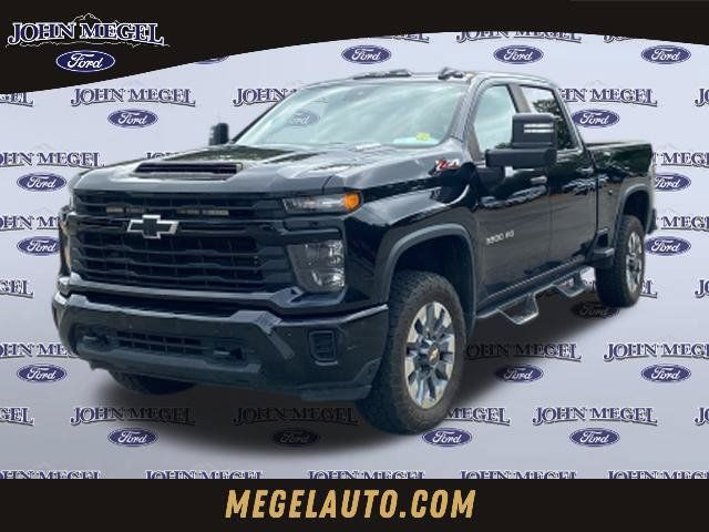 Used 2024 Chevrolet Silverado 2500 Custom w/ Custom Value Package AWD/4WD image 1