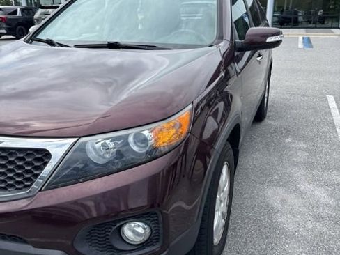 Used 2012 Kia Sorento LX w/ Convenience Pkg AWD/4WD image 2