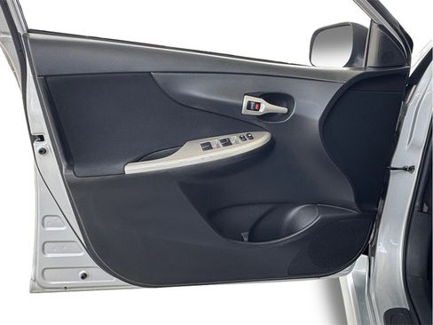 Used 2010 Toyota Corolla FWD image 14