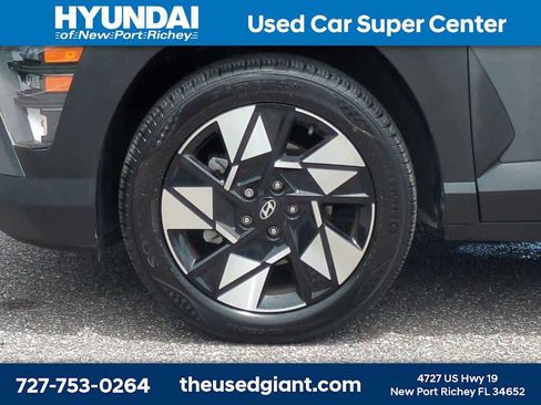 Used 2025 Hyundai Kona SEL FWD image 10