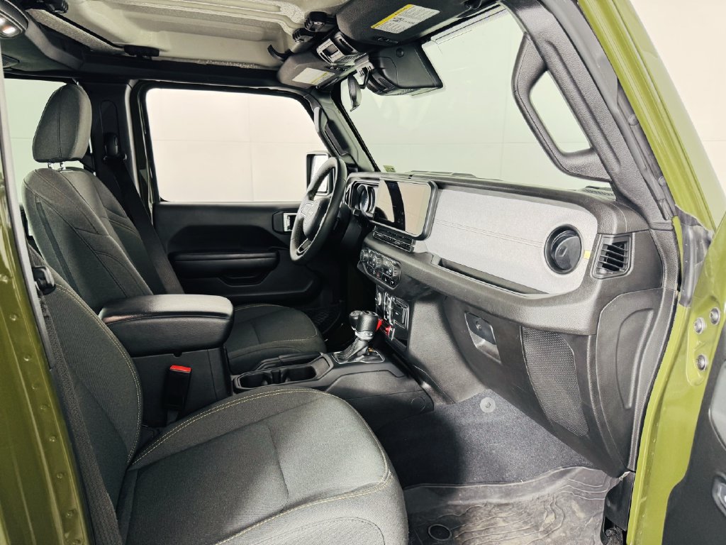 Used 2024 Jeep Wrangler Unlimited AWD/4WD image 26