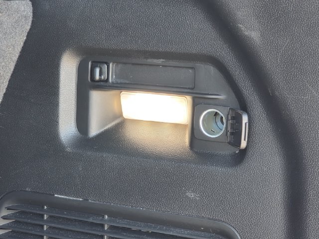 Used 2023 Ford Explorer XLT RWD image 31