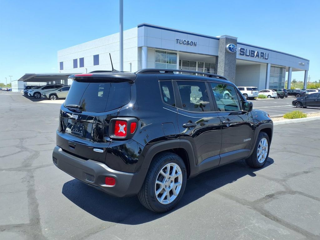 Used 2019 Jeep Renegade Latitude FWD image 10