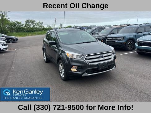 Used 2018 Ford Escape SE FWD image 3