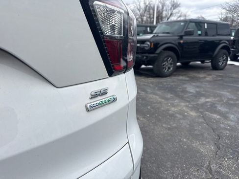 Used 2017 Ford Escape SE image 11