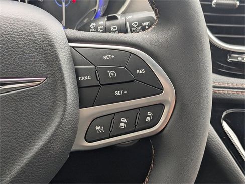 New 2026 Chrysler Pacifica Pinnacle w/ Trailer Tow Group image 28