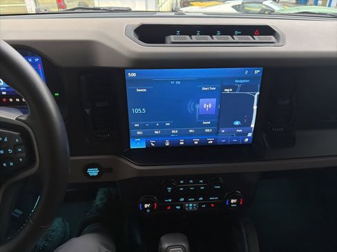 Used 2023 Ford Bronco Wildtrak image 12