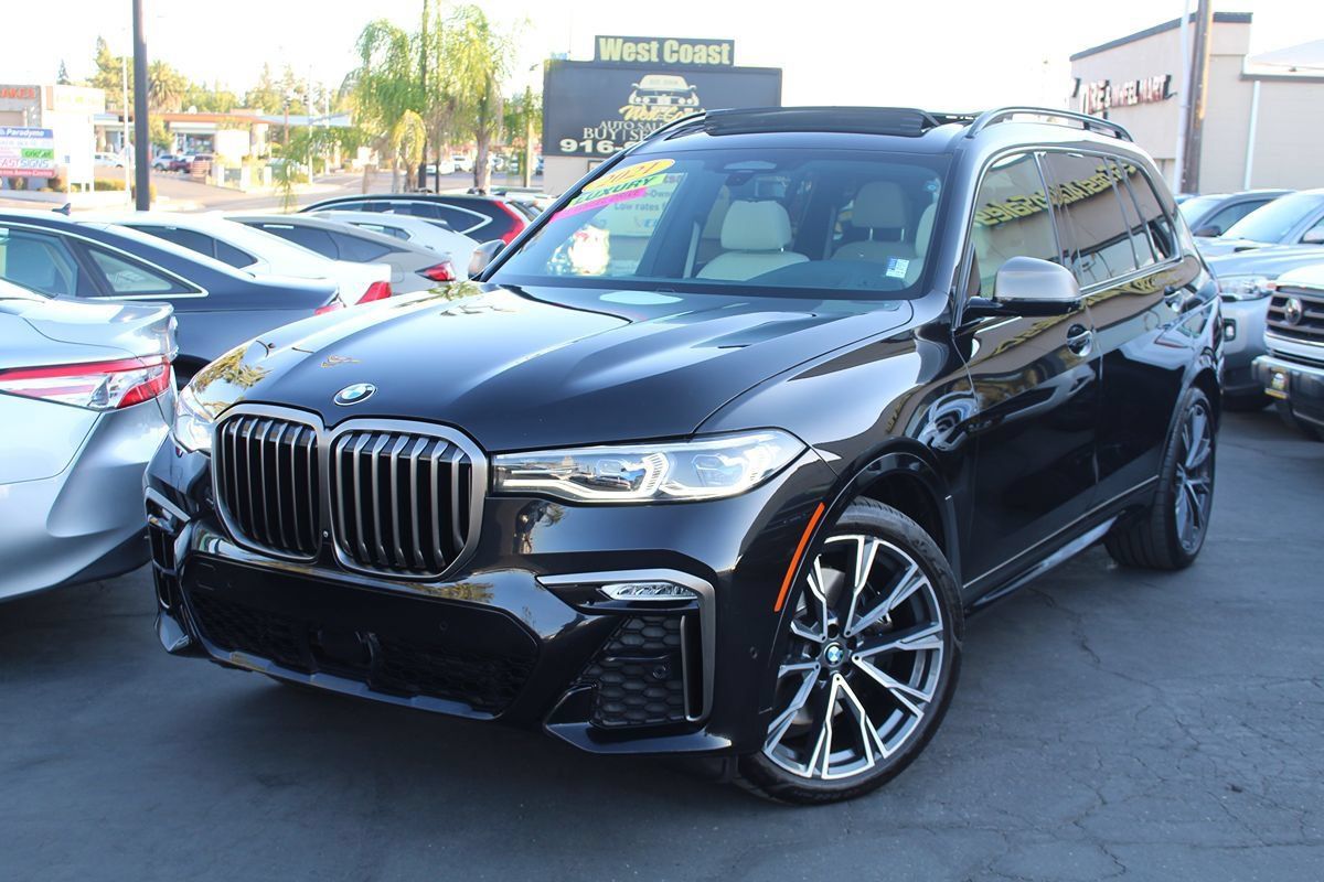 Used 2021 BMW X7 M50i w/ Dynamic Handling Package AWD/4WD image 2