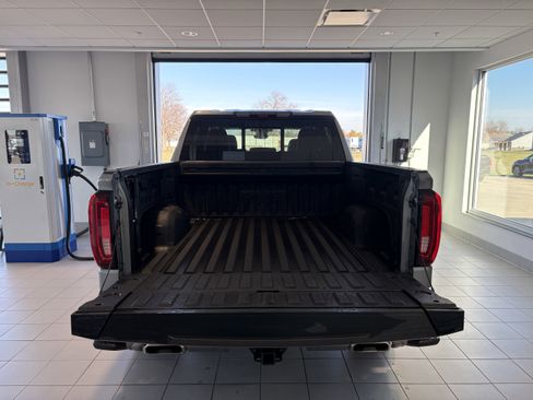 Used 2025 GMC Sierra 1500 Denali image 5