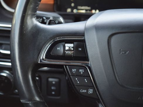 Used 2019 Lincoln Navigator L Reserve AWD/4WD image 9