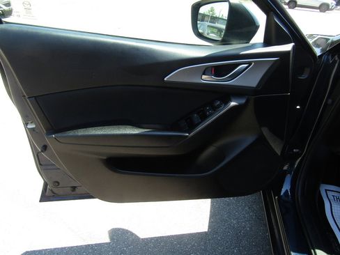 Used 2017 MAZDA MAZDA3 Sport w/ Preferred Equipment Package FWD image 14