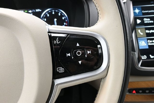 Used 2021 Volvo XC90 T6 Momentum w/ Climate Package AWD/4WD image 23