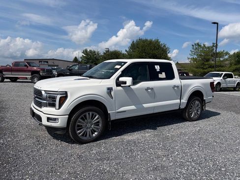 Used 2025 Ford F150 Platinum w/ Equipment Group 703A Plus AWD/4WD image 2