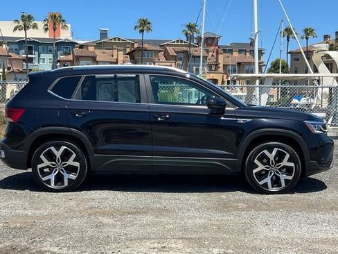 Used 2022 Volkswagen Taos SEL AWD/4WD image 3
