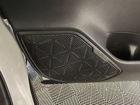 Used 2019 Toyota RAV4 Limited AWD/4WD image 31