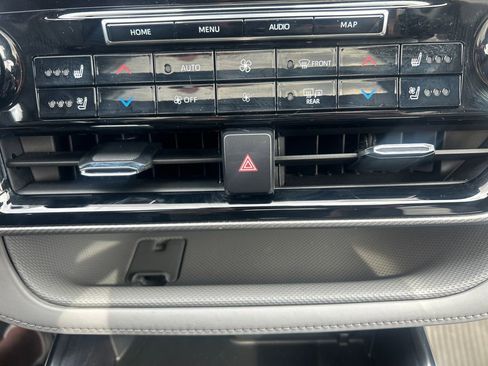 Used 2022 Toyota Highlander Platinum AWD/4WD image 29