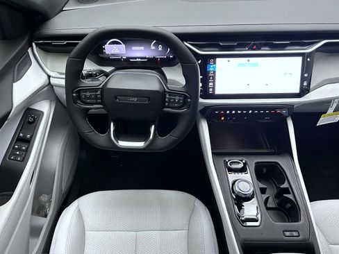 New 2026 Jeep Cherokee Laredo image 12