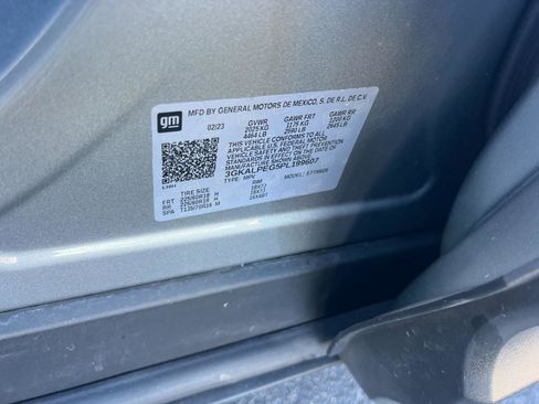 Used 2023 GMC Terrain SLT image 36