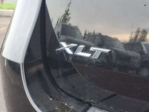 Used 2022 Ford Explorer XLT image 26