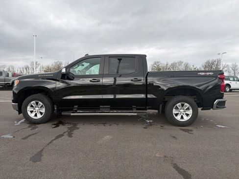 Used 2022 Chevrolet Silverado 1500 LT AWD/4WD image 13