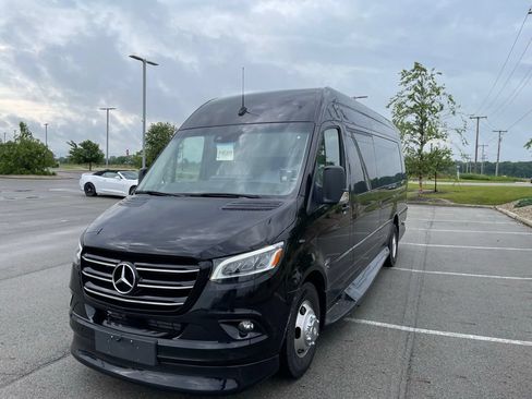 Used 2024 Mercedes-Benz Sprinter 3500 image 4