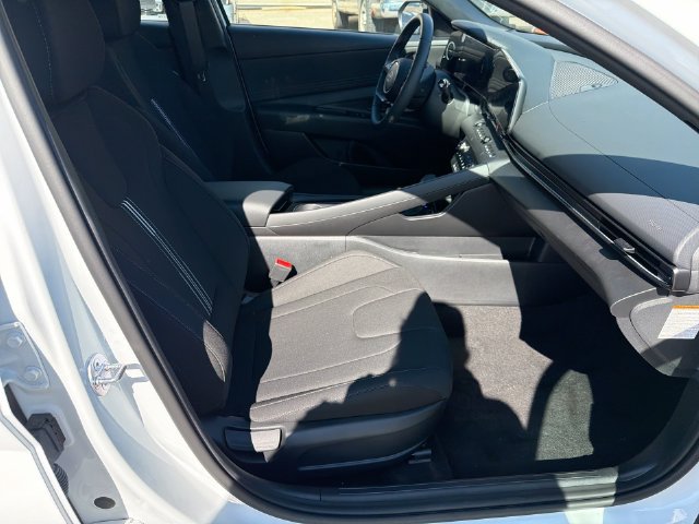New 2026 Hyundai Elantra SEL FWD image 34