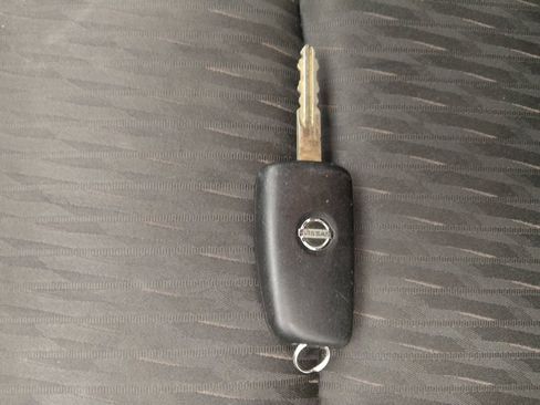 Used 2020 Nissan Rogue S FWD image 32