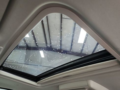 Used 2014 Cadillac Escalade Premium RWD image 13