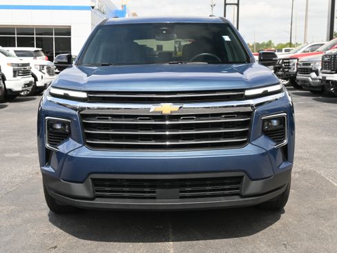 Used 2024 Chevrolet Traverse LT image 5