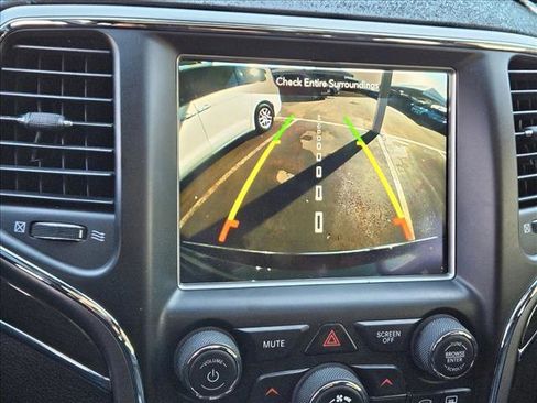 Used 2018 Jeep Grand Cherokee Overland w/ Trailer Tow Group IV image 18