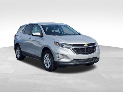 Used 2020 Chevrolet Equinox LT w/ Driver Convenience Package FWD image 7