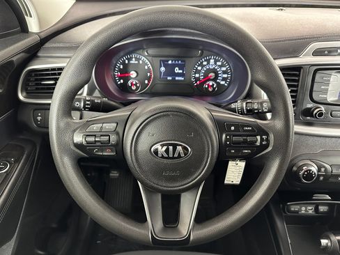 Used 2016 Kia Sorento AWD image 9