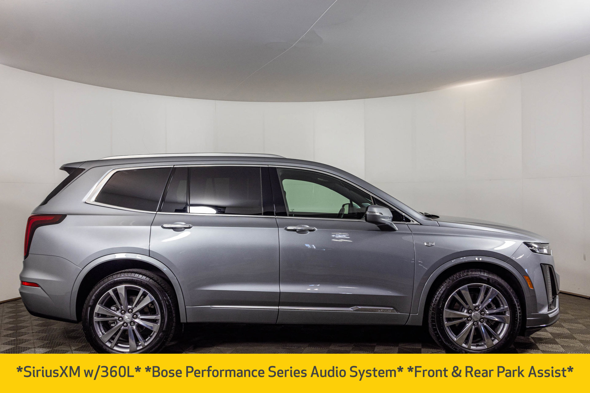Used 2025 Cadillac XT6 Premium Luxury AWD/4WD image 17