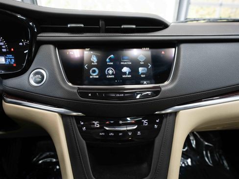 Used 2018 Cadillac XT5 Premium Luxury AWD/4WD image 17