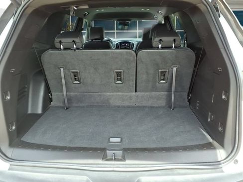 Used 2023 Chevrolet Traverse LT FWD image 26
