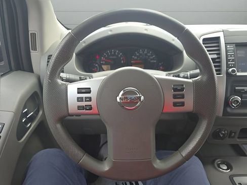Used 2021 Nissan Frontier SV AWD/4WD image 14