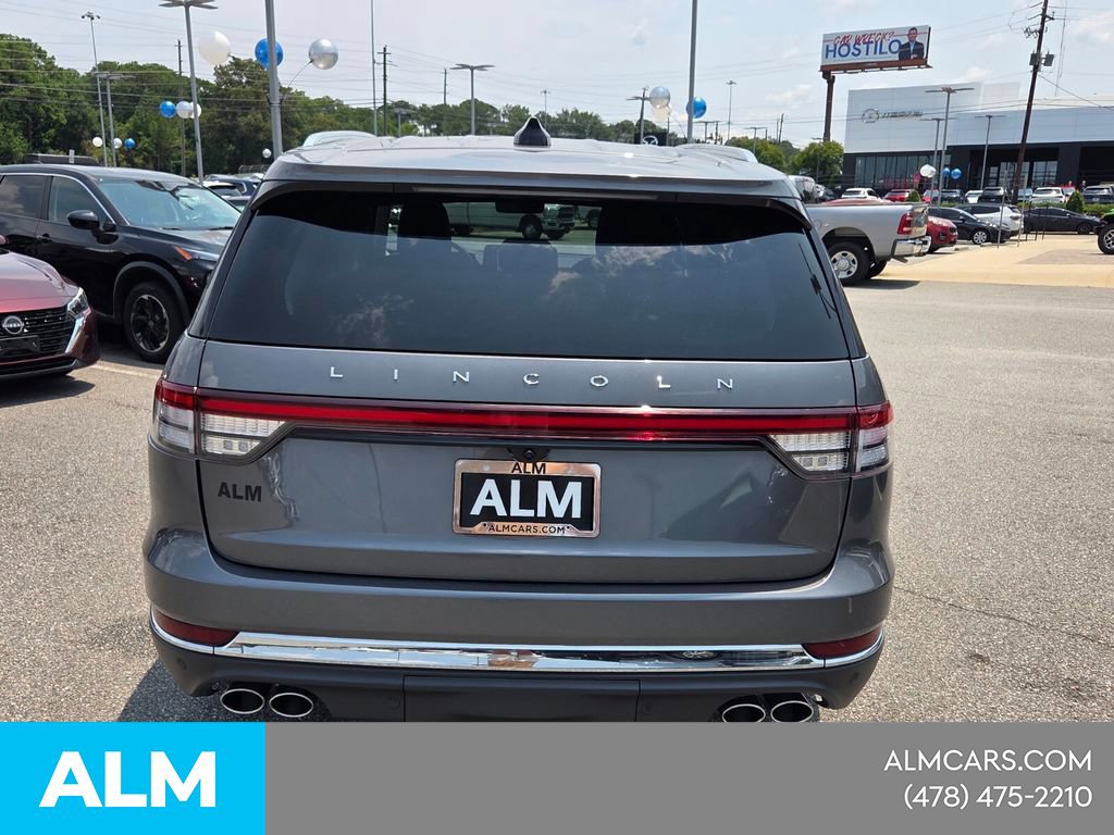 Used 2025 Lincoln Aviator Reserve AWD/4WD image 10