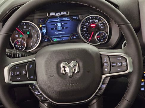 New 2026 RAM 1500 4x4 Crew Cab image 17