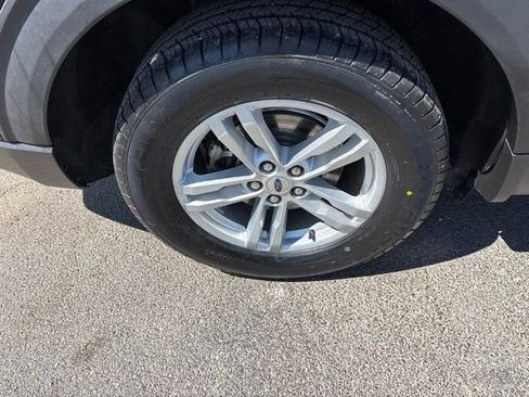 Used 2020 Ford Explorer XLT AWD/4WD image 45
