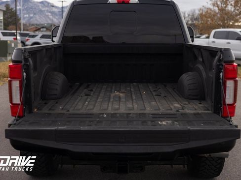 Used 2022 Ford F350 Platinum image 13
