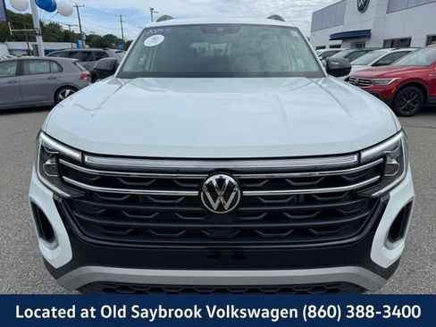 Certified 2025 Volkswagen Atlas Peak Edition SE AWD/4WD image 2