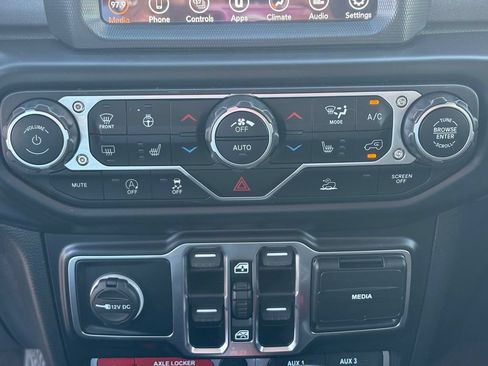 Used 2022 Jeep Gladiator Mojave w/ Cold Weather Group AWD/4WD image 27