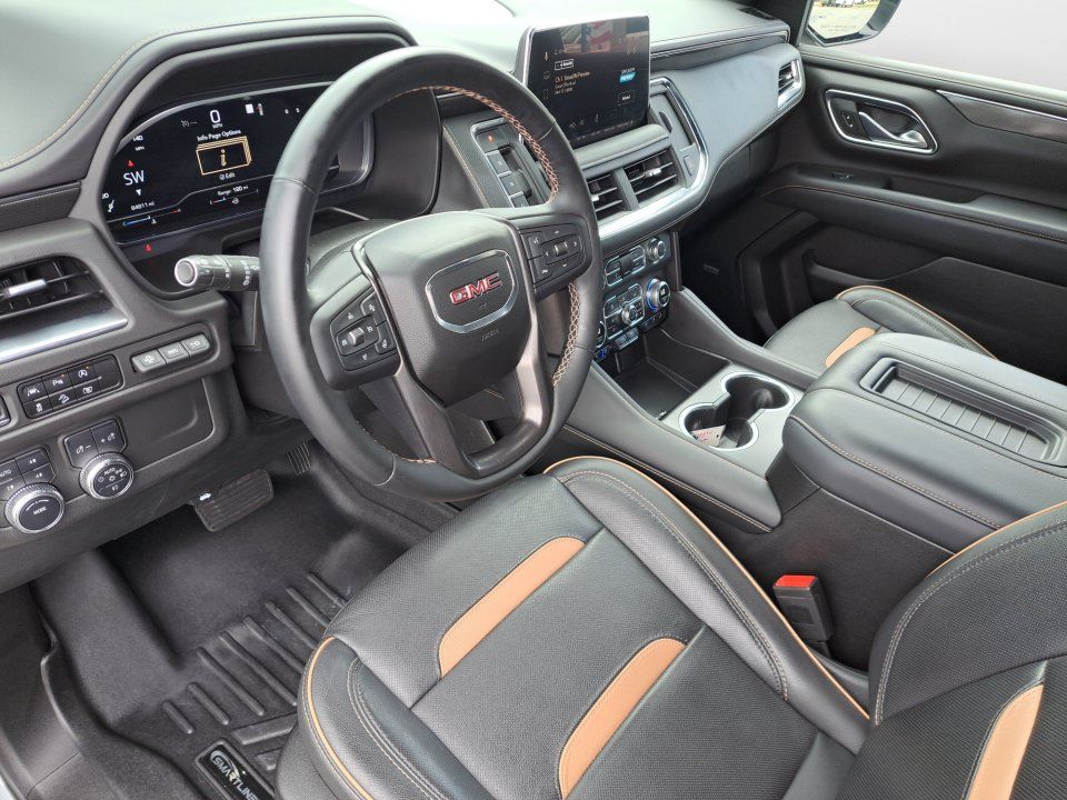 Used 2023 GMC Yukon AT4 w/ Technology Package AWD/4WD image 10