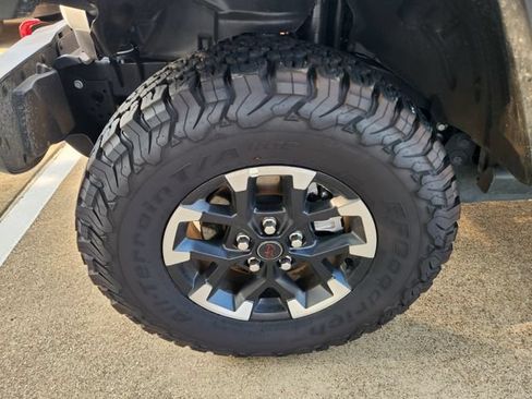 Used 2026 Jeep Wrangler Unlimited Rubicon AWD/4WD image 8