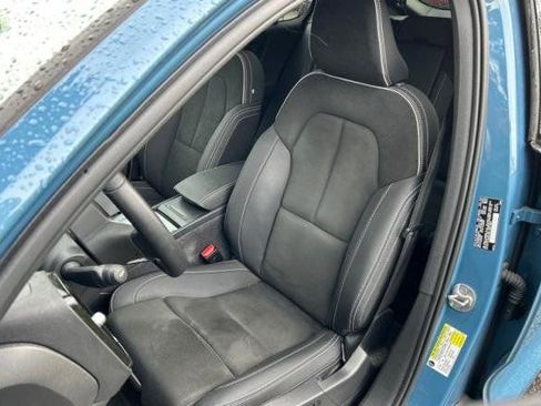 Used 2023 Volvo C40 P8 Recharge Ultimate image 5